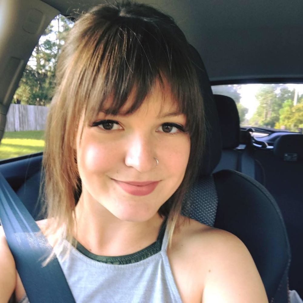 Meet your Posher, Lara